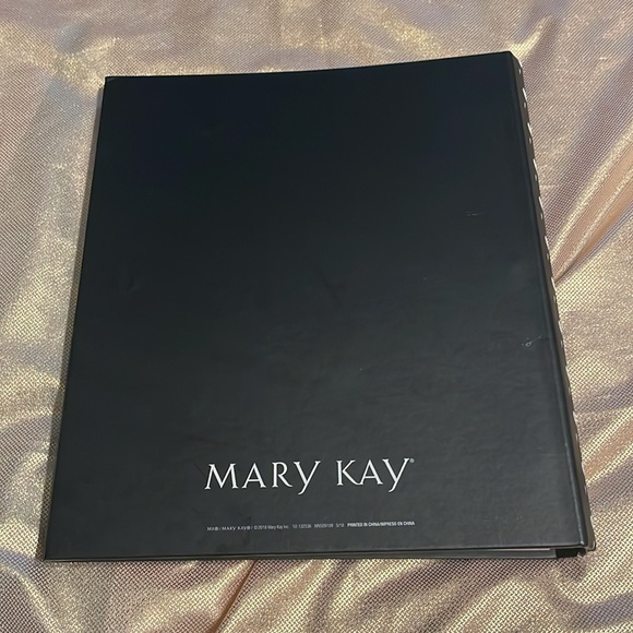 Mary Kay bundle- 3 ring binder, NWOT’s mirror & 8 mesh makeup bags w/zipper - Picture 6 of 14